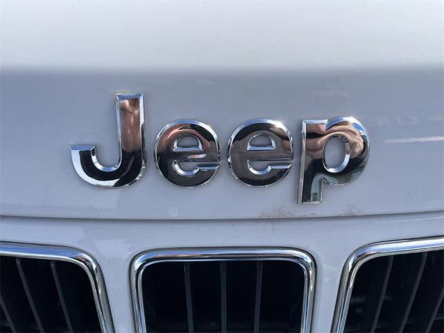 2015 Jeep Grand Cherokee Vehicle Photo in TULLY, NY 13159-3159