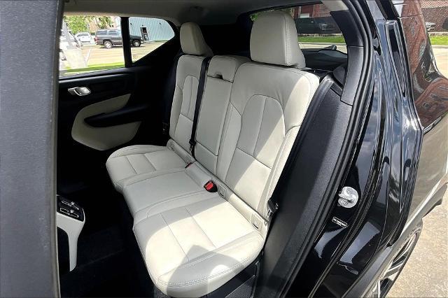 2025 Volvo XC40 Vehicle Photo in Houston, TX 77007
