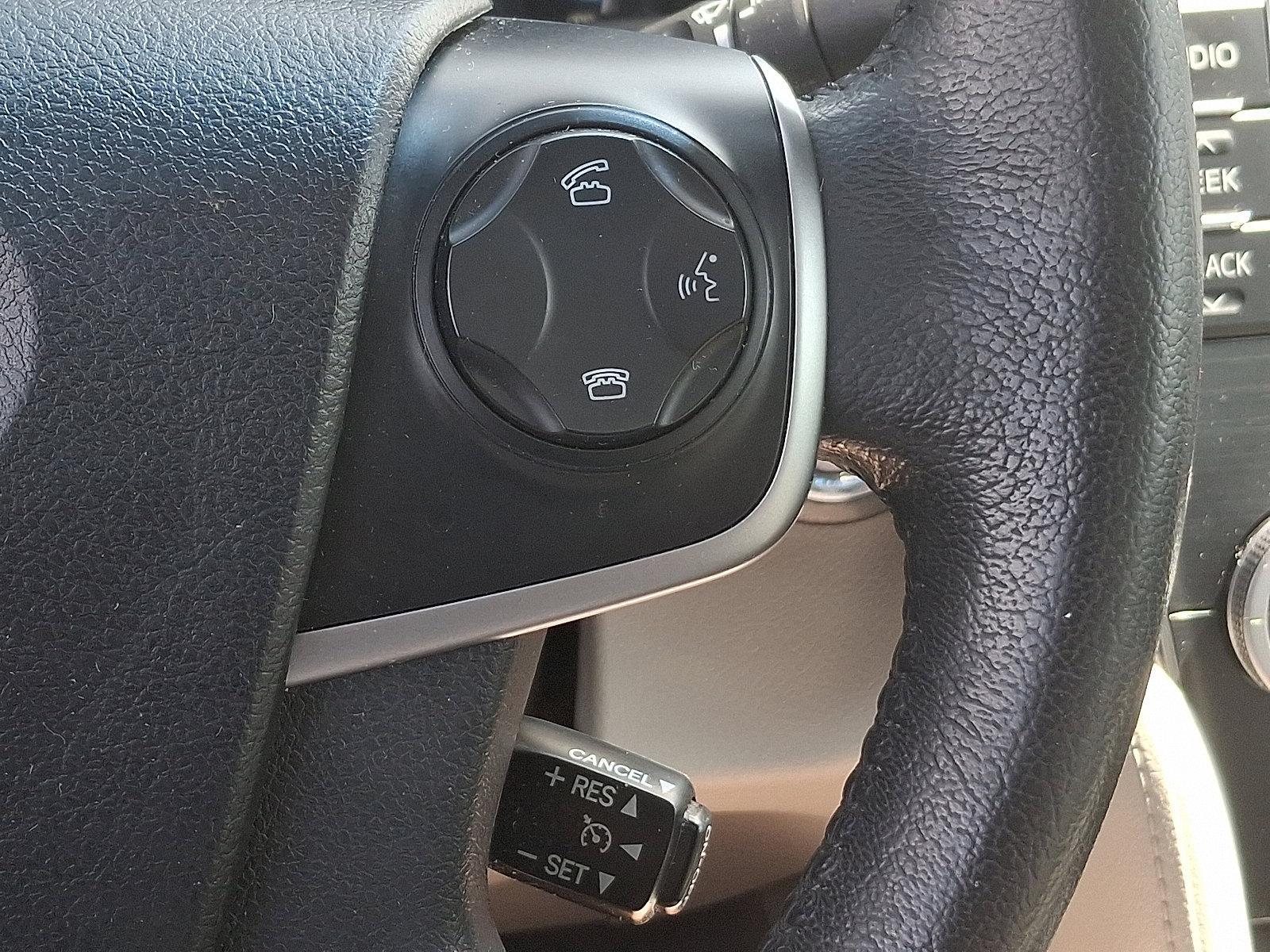2013 Toyota Camry Hybrid Vehicle Photo in Trevose, PA 19053