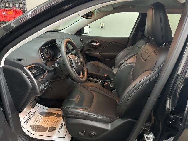 2021 Jeep Cherokee Vehicle Photo in MEDINA, OH 44256-9631