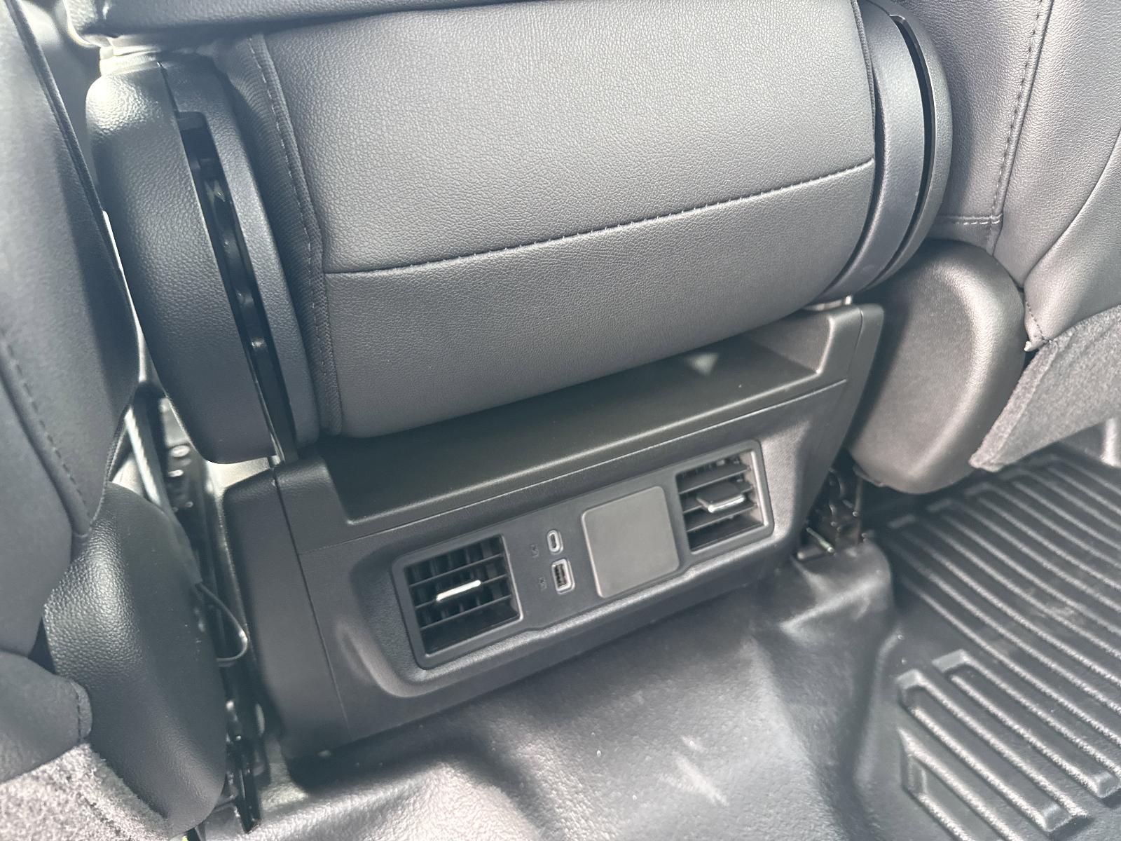 2025 Chevrolet Silverado 3500 HD Chassis Cab Vehicle Photo in GEORGETOWN, TX 78626-7508