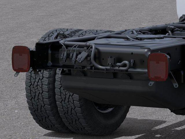 2025 Chevrolet Silverado 3500 HD Chassis Cab Vehicle Photo in DANBURY, CT 06810-5034
