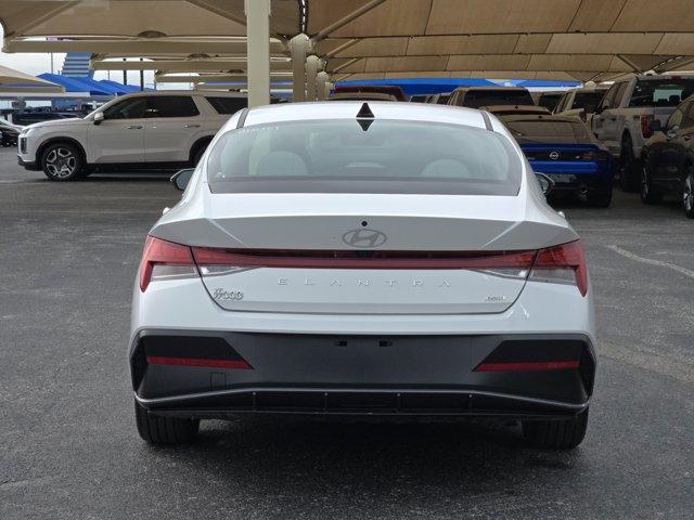 2025 Hyundai ELANTRA Hybrid Vehicle Photo in Decatur, TX 76234