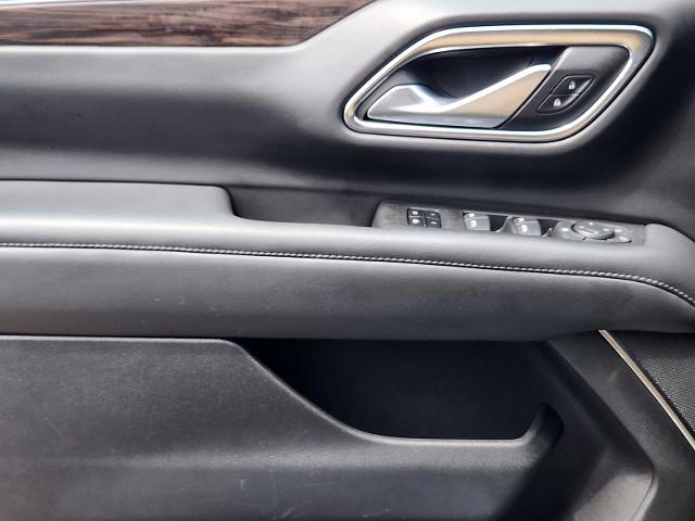 2022 Chevrolet Suburban Vehicle Photo in DENTON, TX 76210-9321