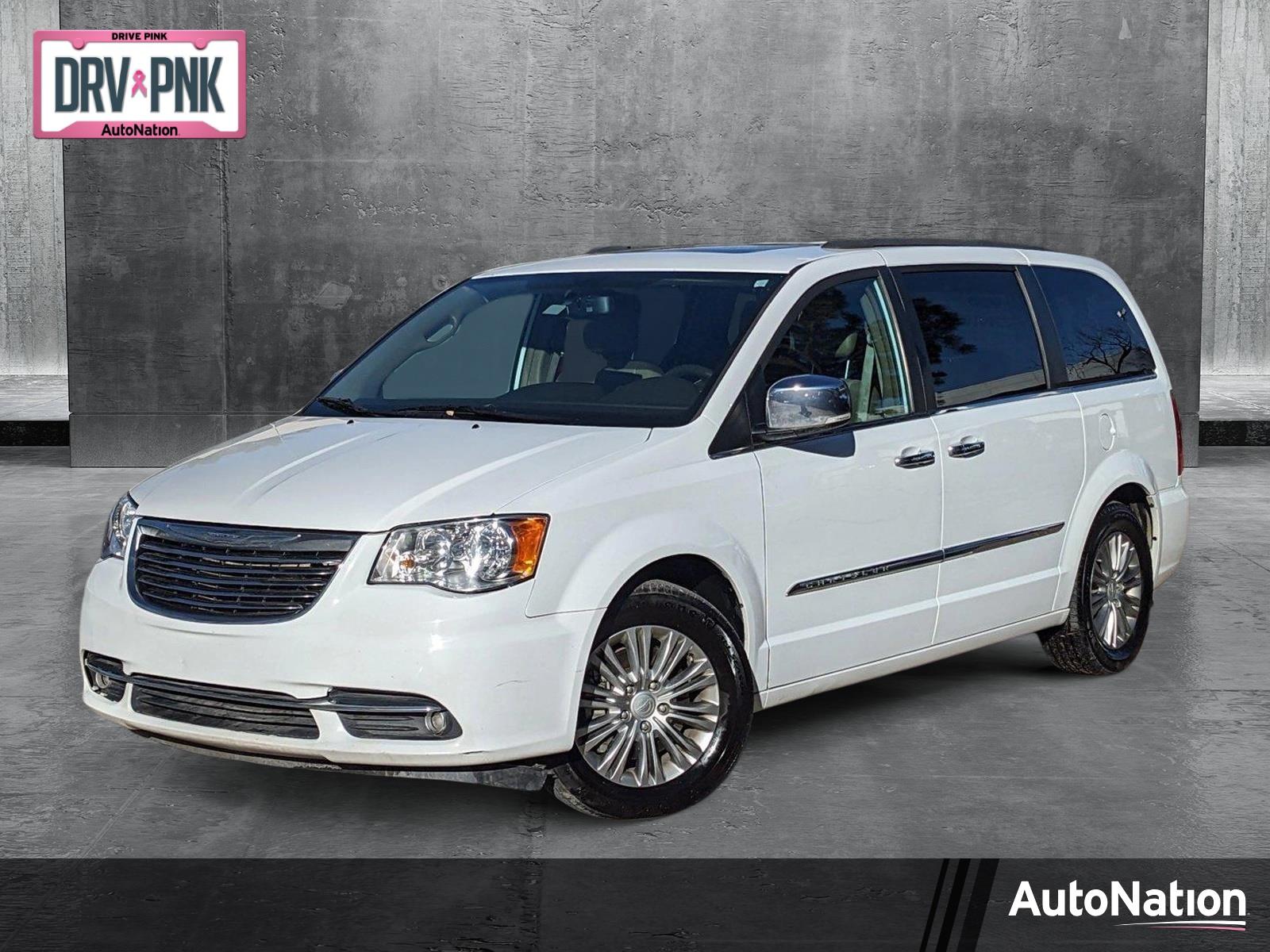 2016 Chrysler Town & Country Vehicle Photo in GOLDEN, CO 80401-3850