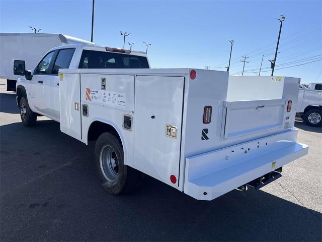 2024 Chevrolet Silverado 3500 HD Chassis Cab Vehicle Photo in ALCOA, TN 37701-3235