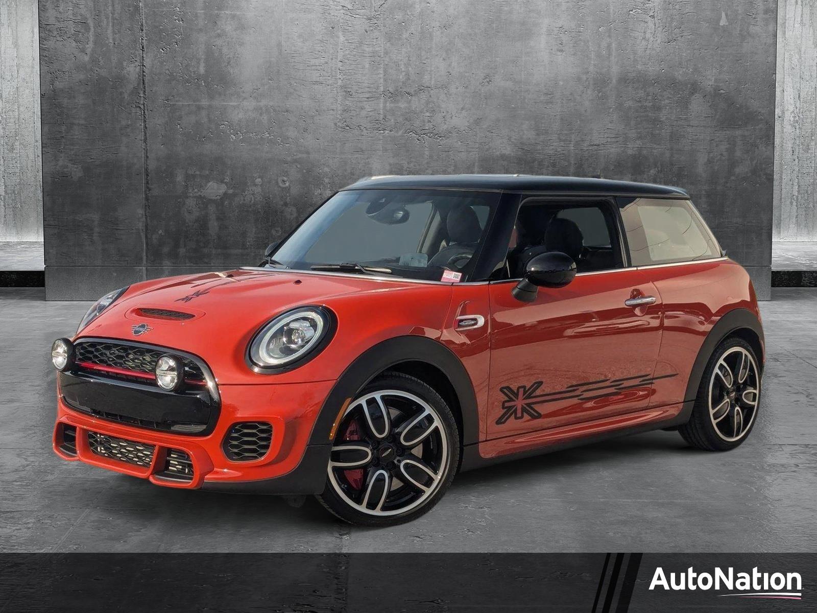 2019 MINI John Cooper Works Hardtop Vehicle Photo in Towson, MD 21204