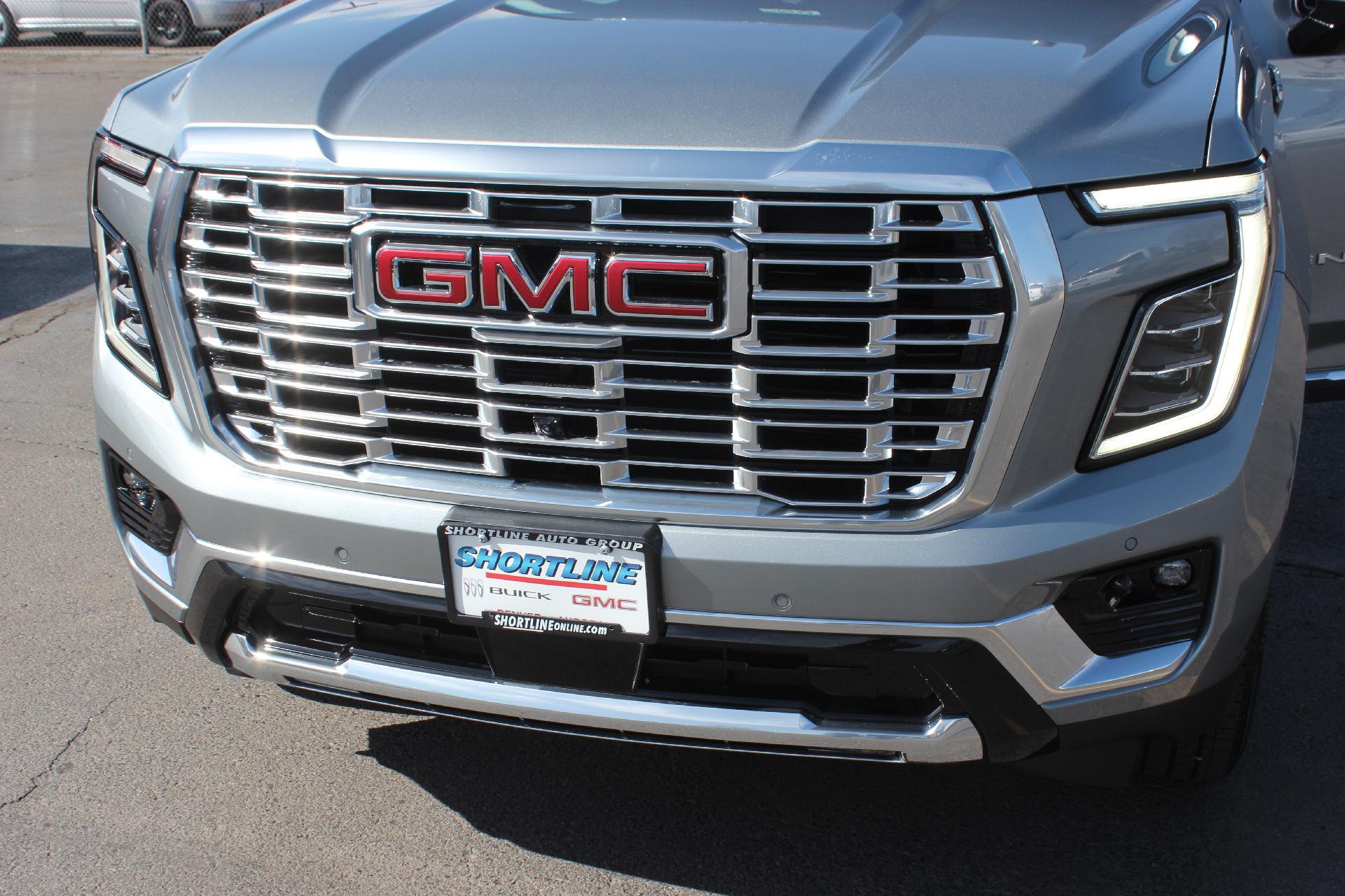2025 GMC Yukon XL Vehicle Photo in AURORA, CO 80012-4011