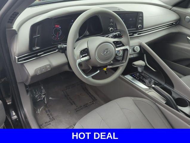 2021 Hyundai ELANTRA Vehicle Photo in Merrillville, IN 46410