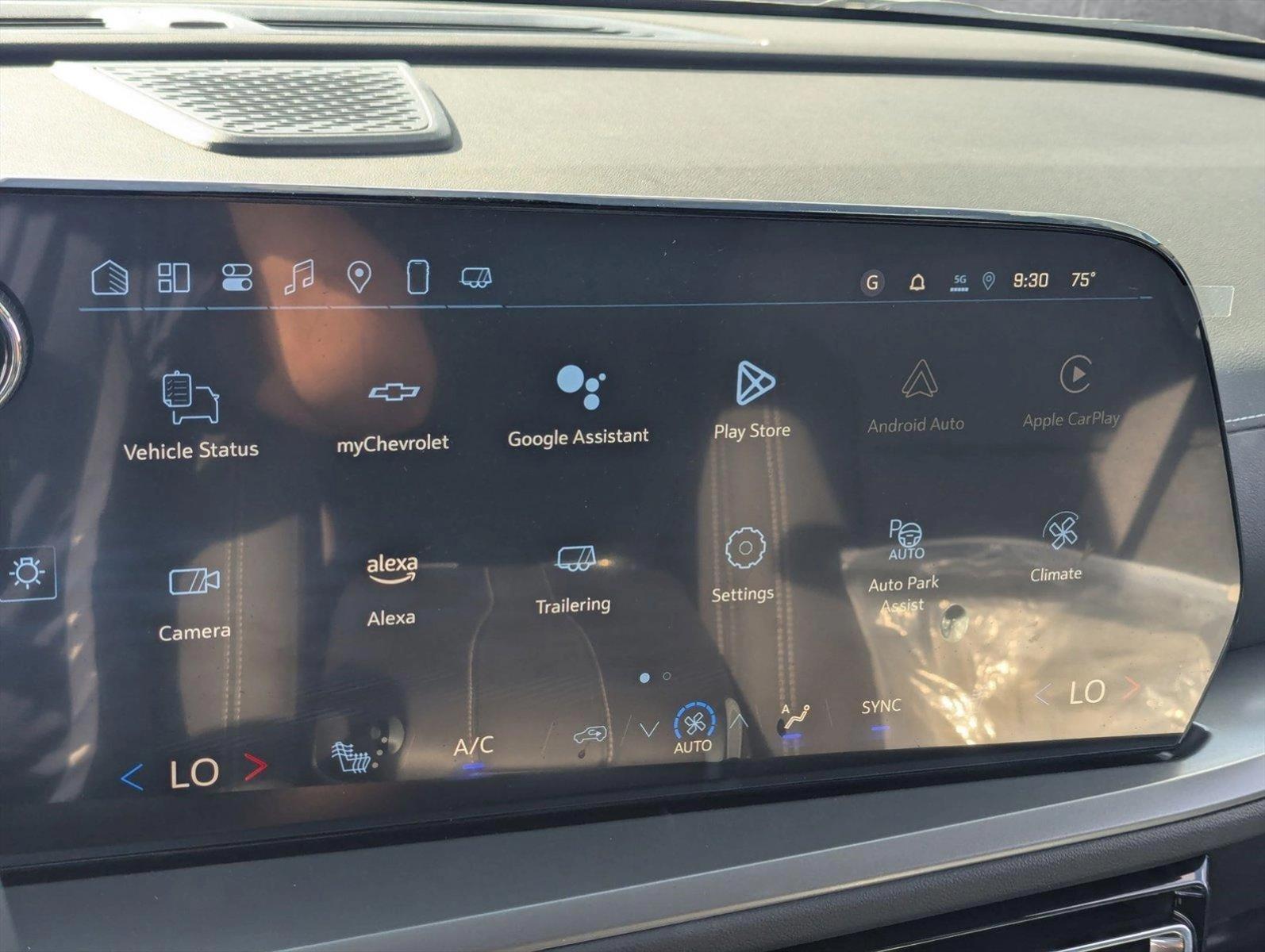 2025 Chevrolet Traverse Vehicle Photo in PEMBROKE PINES, FL 33024-6534