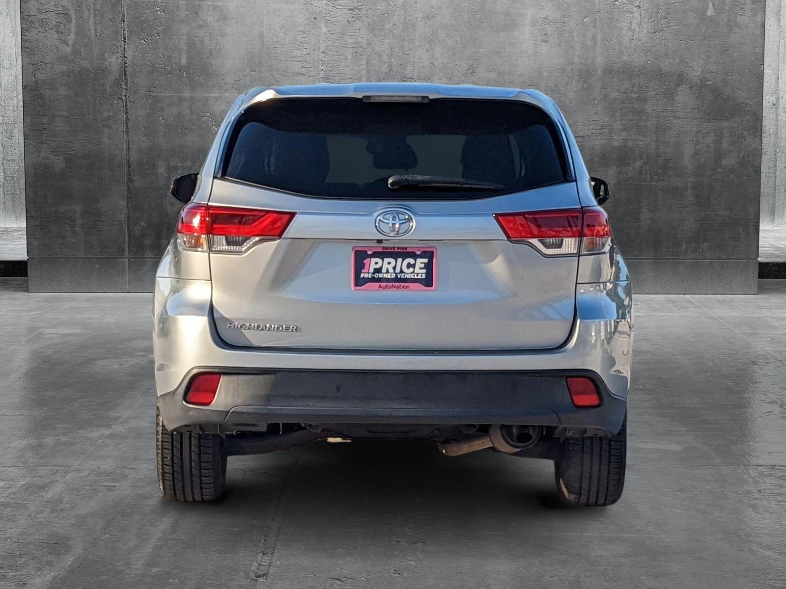 2017 Toyota Highlander Vehicle Photo in Davie, FL 33331