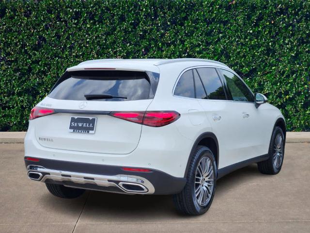 2025 Mercedes-Benz GLC Vehicle Photo in HOUSTON, TX 77079