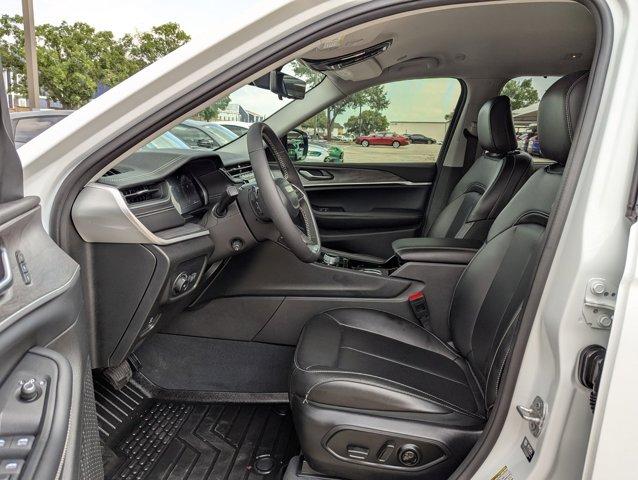 2023 Jeep Grand Cherokee L Vehicle Photo in San Antonio, TX 78230