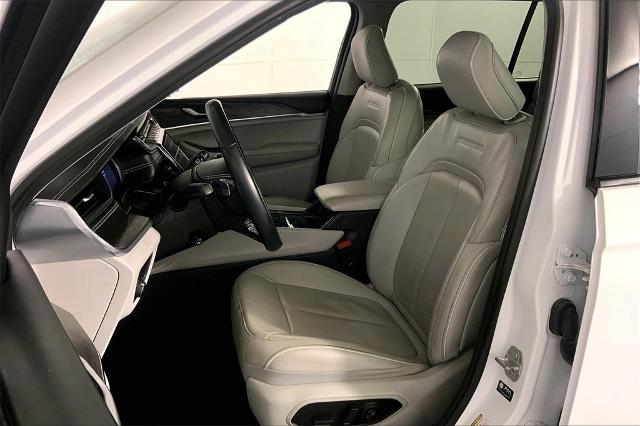 2022 Jeep Grand Cherokee L Vehicle Photo in Kansas City, MO 64114