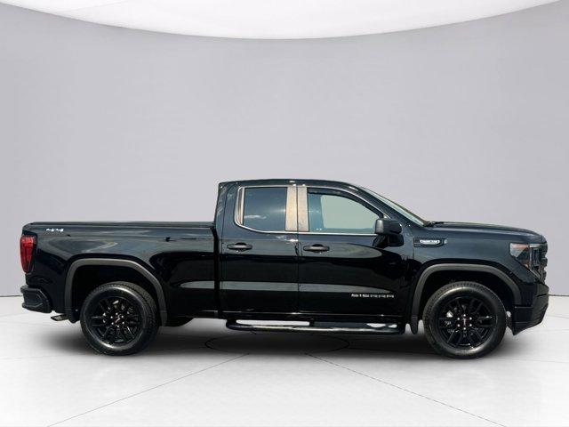 2023 GMC Sierra 1500 Vehicle Photo in LEOMINSTER, MA 01453-2952
