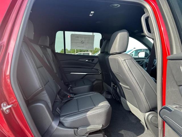 2025 Chevrolet Traverse Vehicle Photo in COLUMBIA, MO 65203-3903