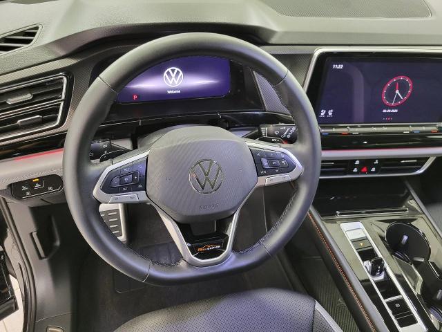 2024 Volkswagen Atlas Vehicle Photo in APPLETON, WI 54914-4656