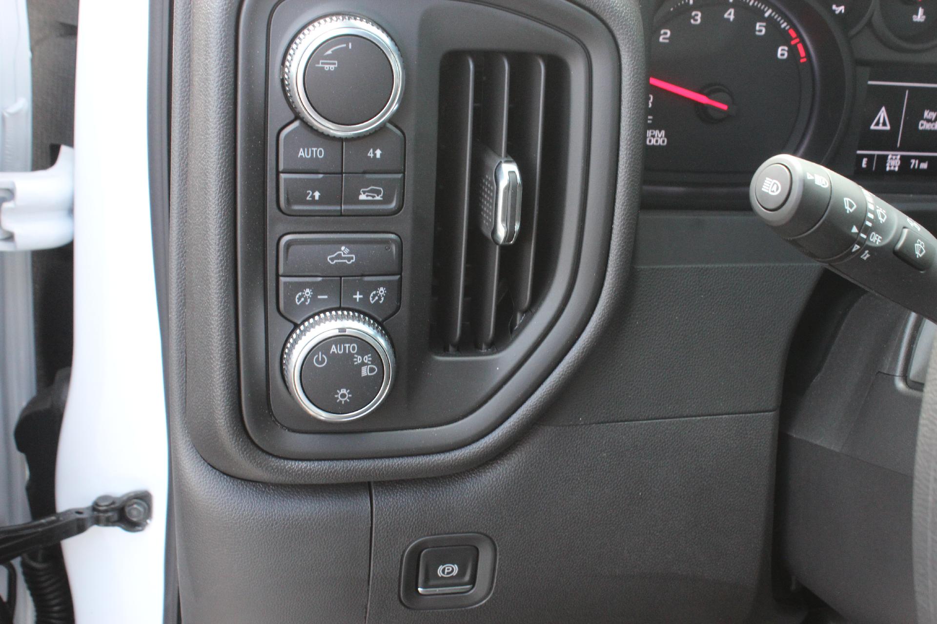 2025 GMC Sierra 1500 Vehicle Photo in AURORA, CO 80012-4011