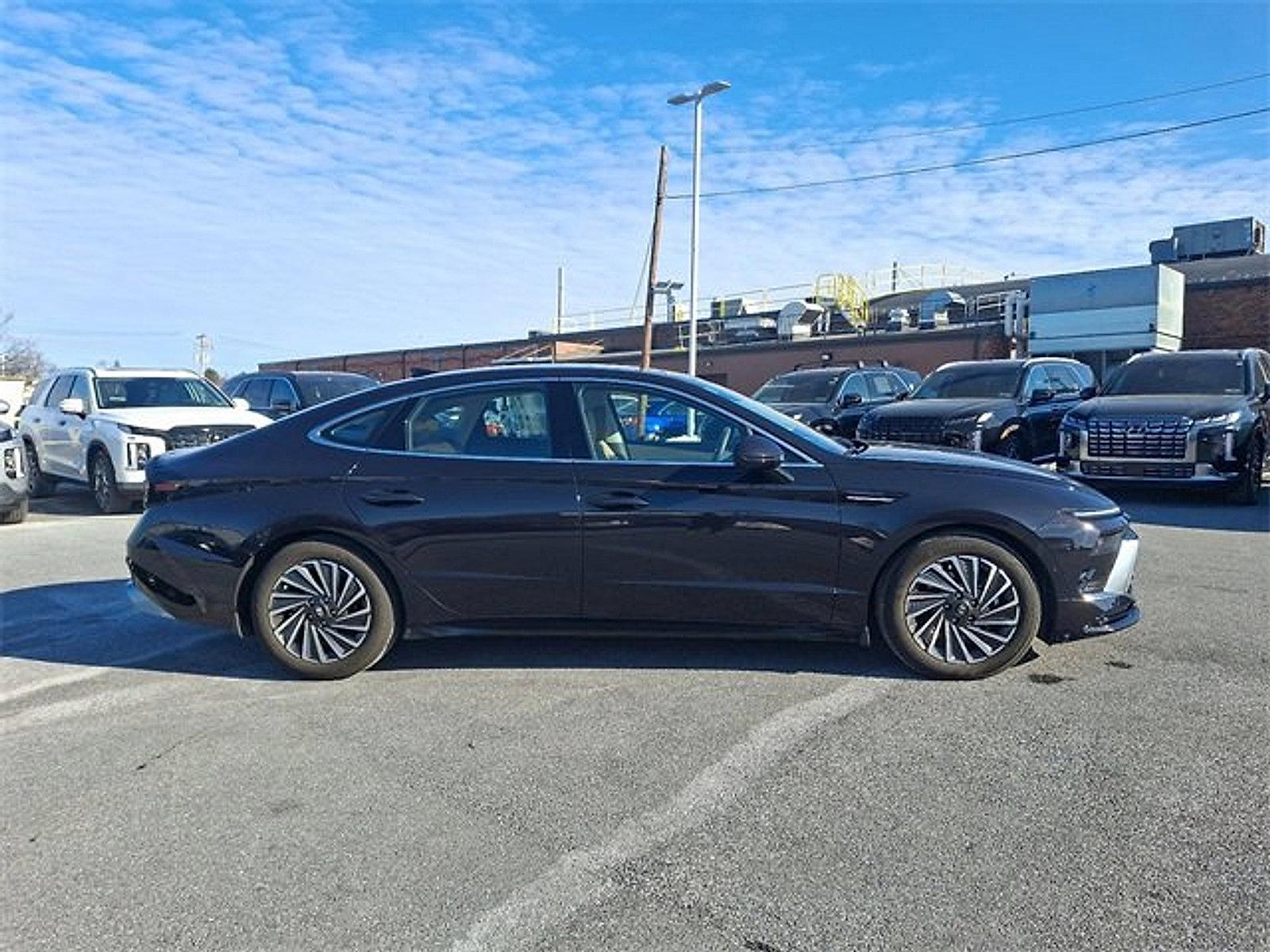 2025 Hyundai SONATA Hybrid Vehicle Photo in Harrisburg, PA 17111