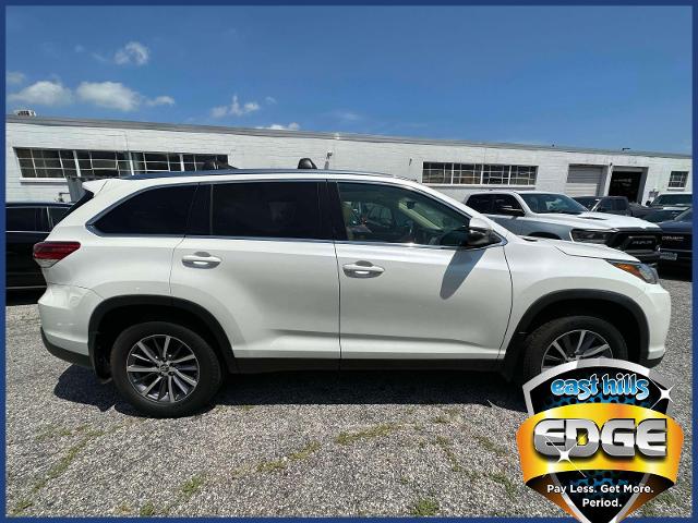 2019 Toyota Highlander Vehicle Photo in Roslyn, NY 11576