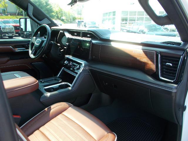 2024 GMC Sierra 2500 HD Vehicle Photo in LOWELL, MA 01852-4336
