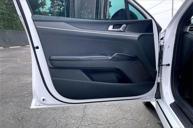 2022 Kia K5 Vehicle Photo in INDEPENDENCE, MO 64055-1314