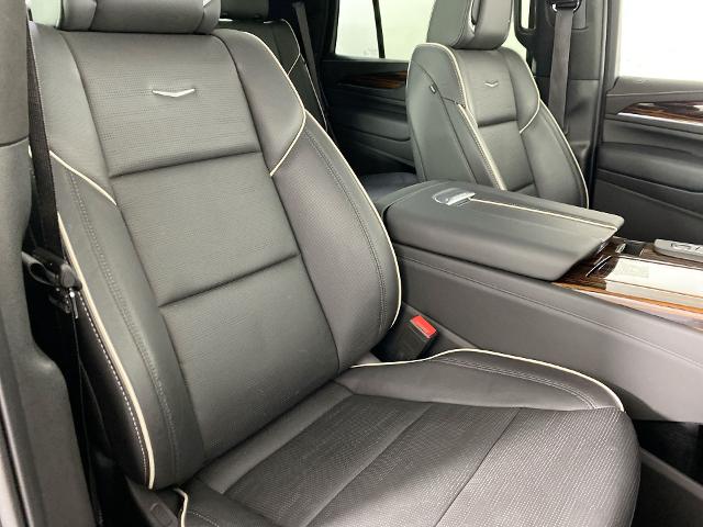 2022 Cadillac Escalade Vehicle Photo in ALLIANCE, OH 44601-4622