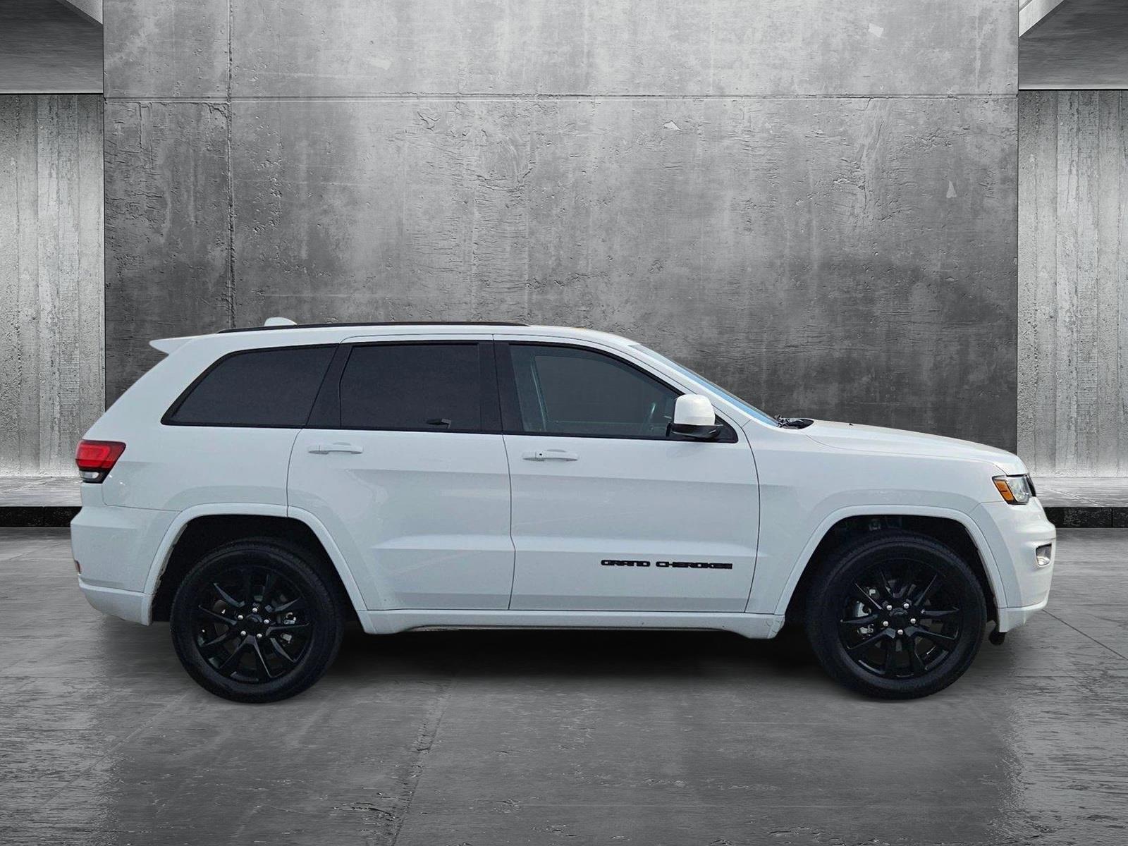 2017 Jeep Grand Cherokee Vehicle Photo in GILBERT, AZ 85297-0446