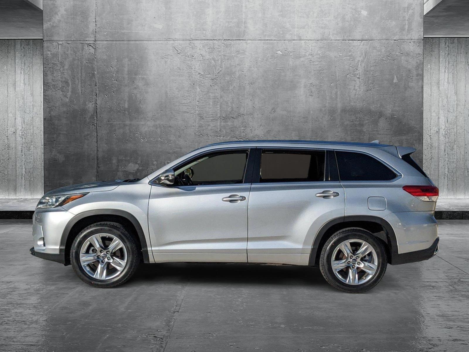 2017 Toyota Highlander Vehicle Photo in Davie, FL 33331