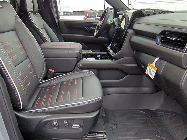 2025 GMC Yukon XL Vehicle Photo in ALBERTVILLE, AL 35950-0246