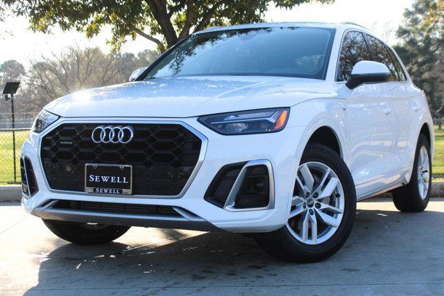 2022 Audi Q5 Vehicle Photo in HOUSTON, TX 77090