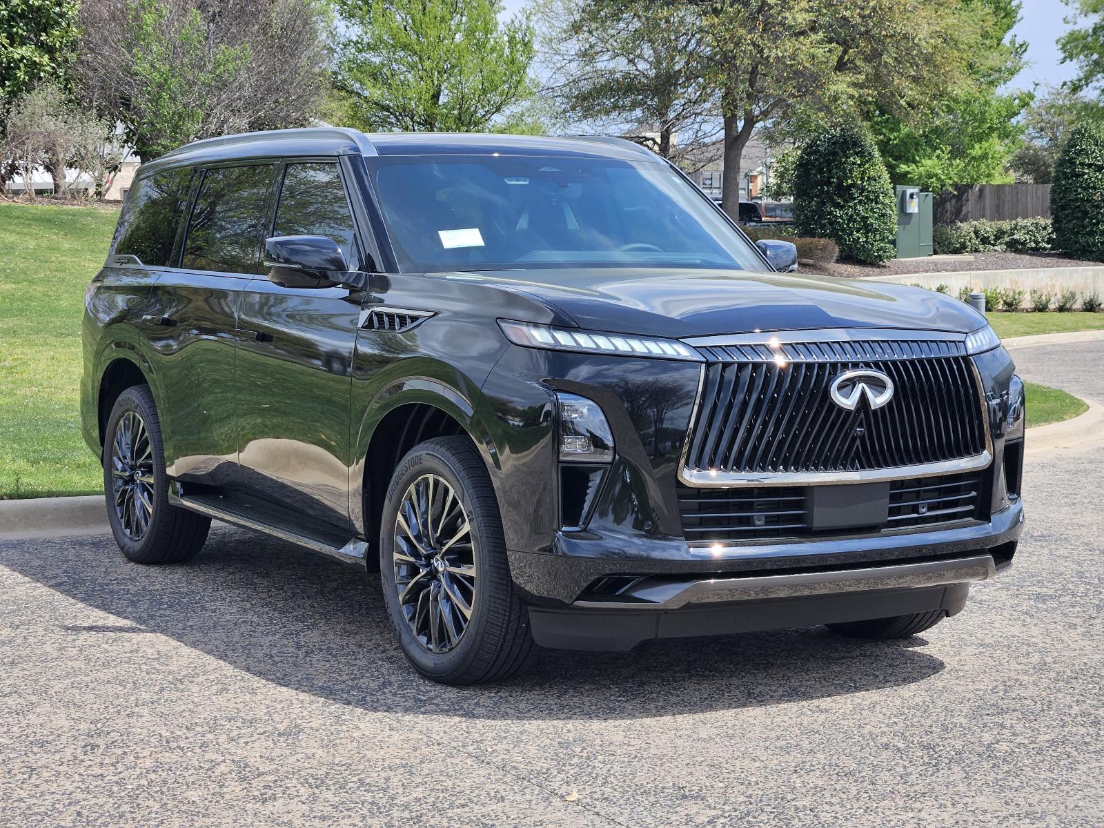 2025 INFINITI QX80 Vehicle Photo in Fort Worth, TX 76132