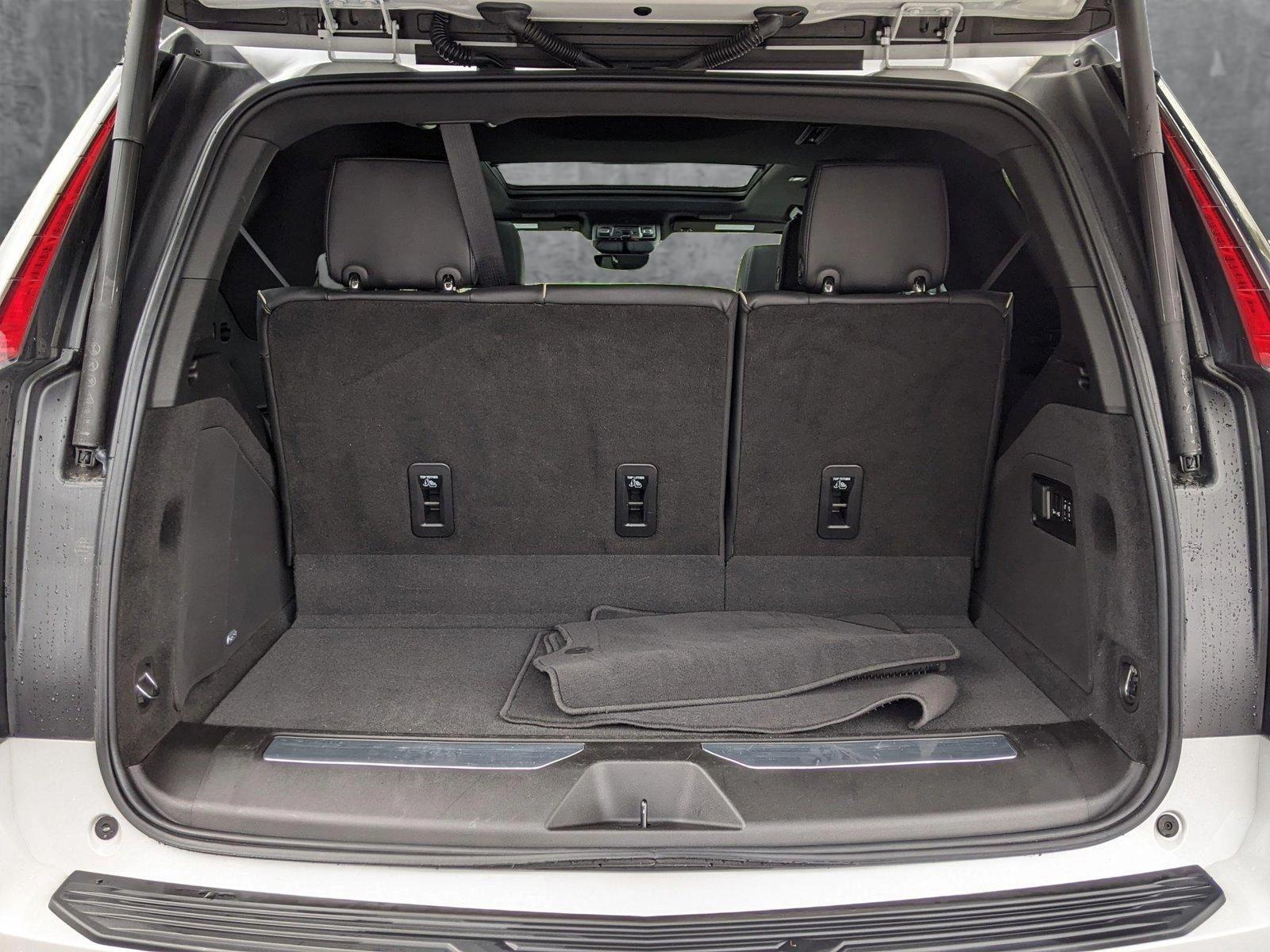 2022 Cadillac Escalade Vehicle Photo in TIMONIUM, MD 21093-2300