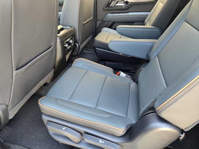 2025 GMC Yukon XL Vehicle Photo in DALLAS, TX 75209-3016