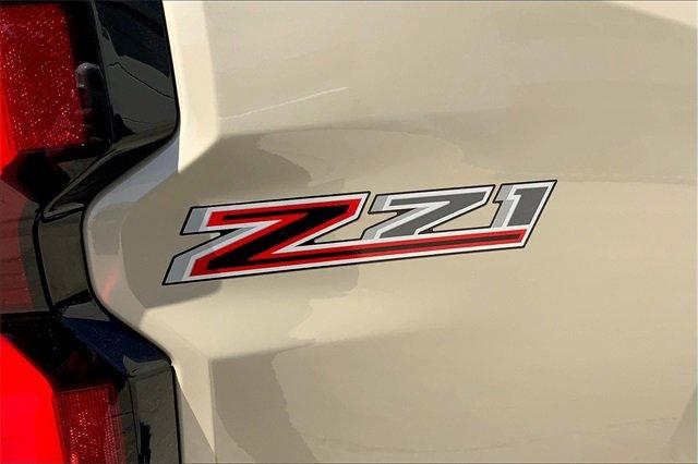 2024 Chevrolet Colorado Vehicle Photo in TOPEKA, KS 66609-0000