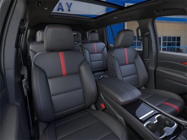 2025 Chevrolet Traverse Vehicle Photo in ENGLEWOOD, CO 80113-6708