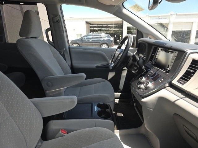 2018 Toyota Sienna Vehicle Photo in ENGLEWOOD, CO 80113-6708