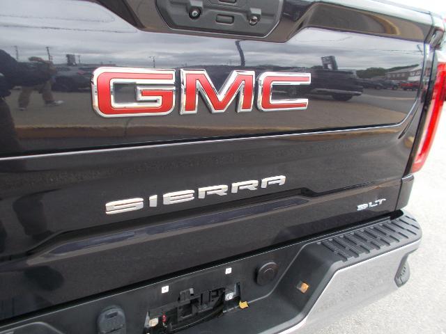 2023 GMC Sierra 1500 Vehicle Photo in LOWELL, MA 01852-4336