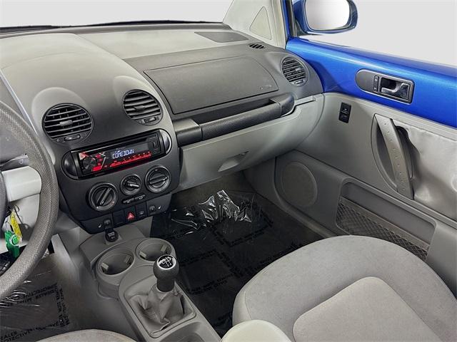 2002 Volkswagen New Beetle Vehicle Photo in Puyallup, WA 98371