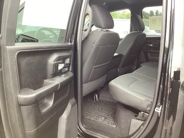 2022 Ram 1500 Classic Vehicle Photo in Gardner, MA 01440