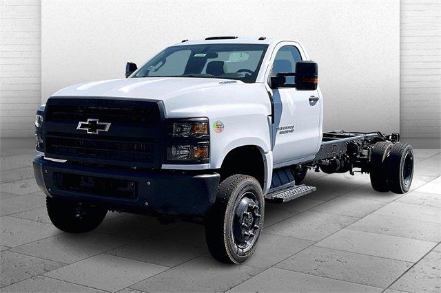 2024 Chevrolet Silverado 5500 HD Vehicle Photo in INDEPENDENCE, MO 64055-1314