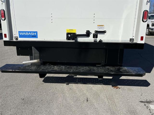 2024 Chevrolet Express Cutaway 3500 Vehicle Photo in ALCOA, TN 37701-3235