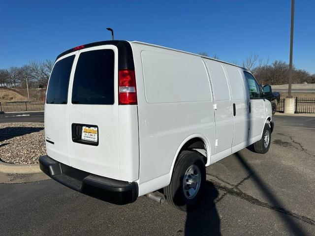 2024 Chevrolet Express Cargo 2500 Vehicle Photo in COLUMBIA, MO 65203-3903
