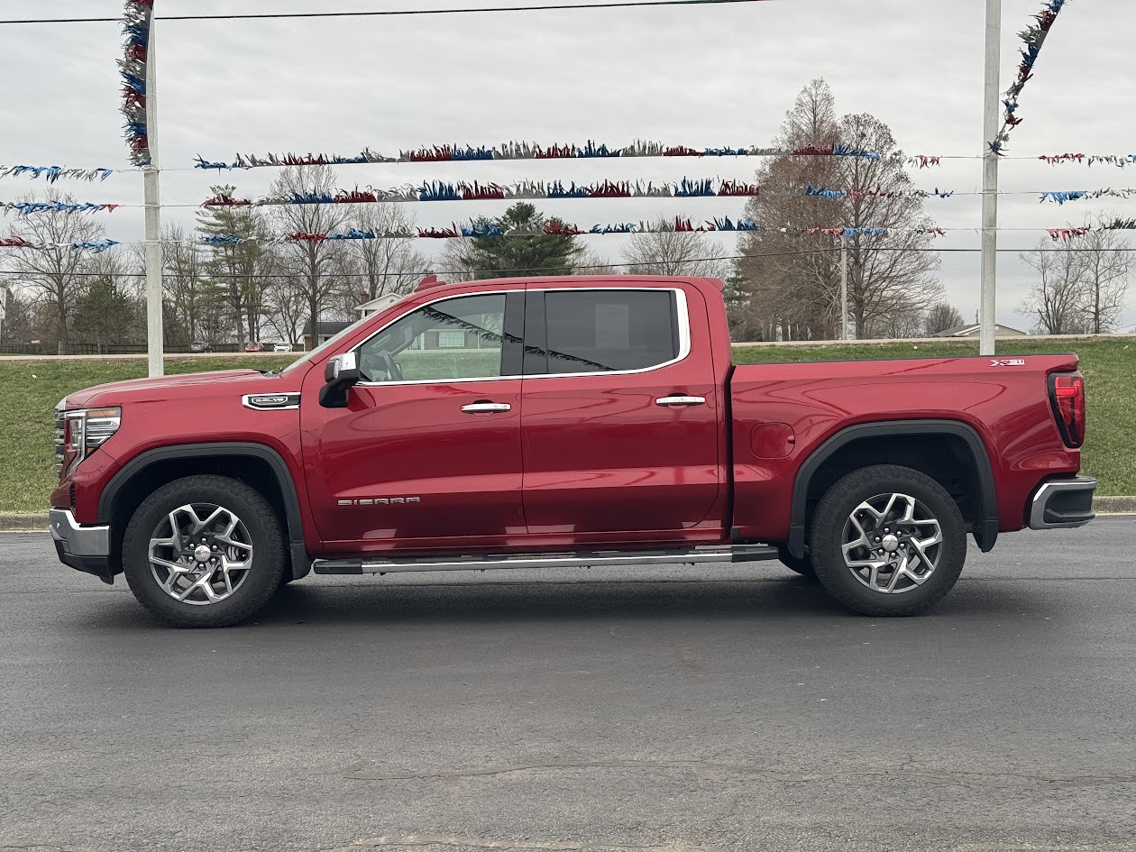 2022 GMC Sierra 1500 Vehicle Photo in BOONVILLE, IN 47601-9633