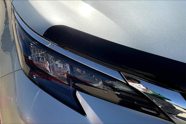 2024 Toyota Sienna Vehicle Photo in Grapevine, TX 76051