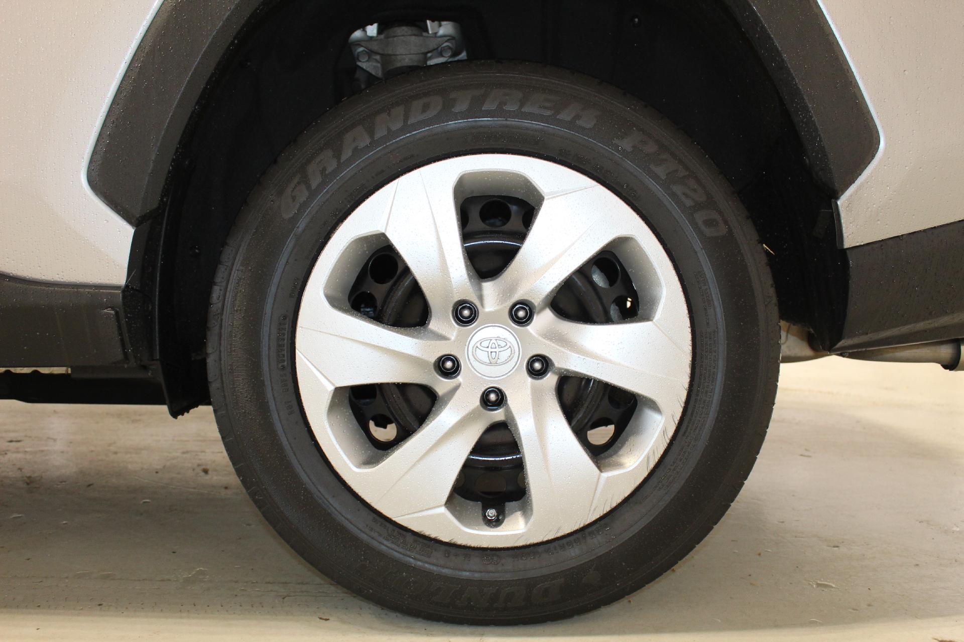 2021 Toyota RAV4 Vehicle Photo in NORTHAMPTON, MA 01060-1120
