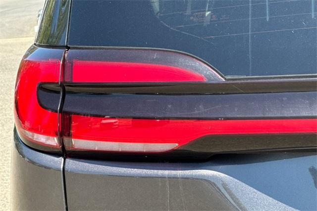 2023 Chrysler Pacifica Vehicle Photo in ELK GROVE, CA 95757-8703