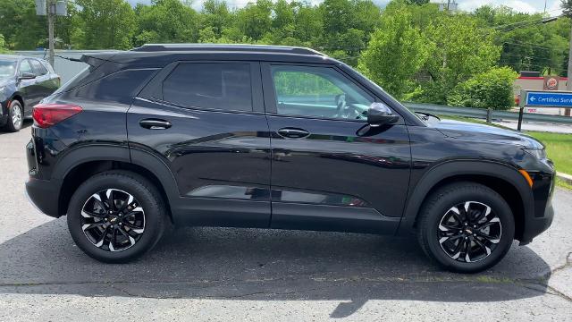 2022 Chevrolet Trailblazer Vehicle Photo in MOON TOWNSHIP, PA 15108-2571