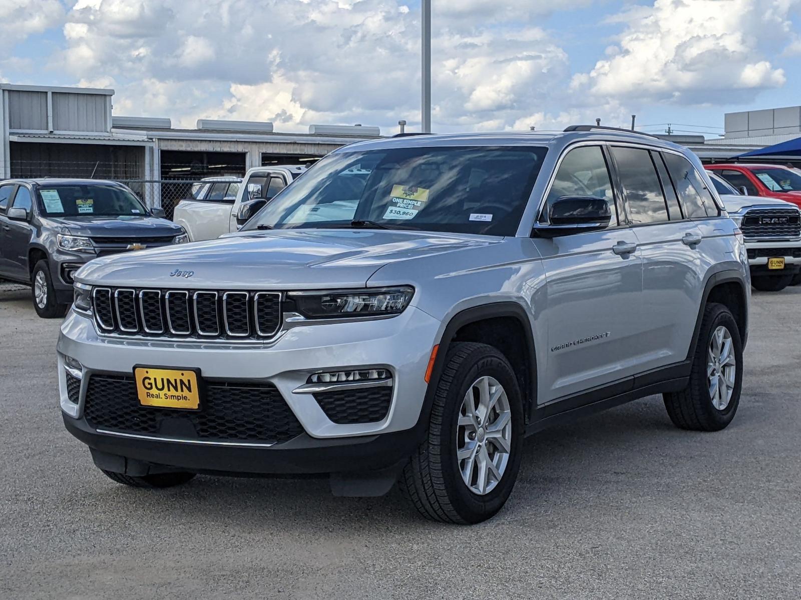 2023 Jeep Grand Cherokee Vehicle Photo in Seguin, TX 78155