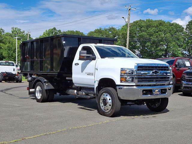 Select 2024 Chevrolet Silverado 5500 HD